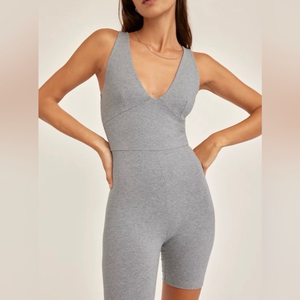 BLACK*** Aritzia babaton soft contour romper